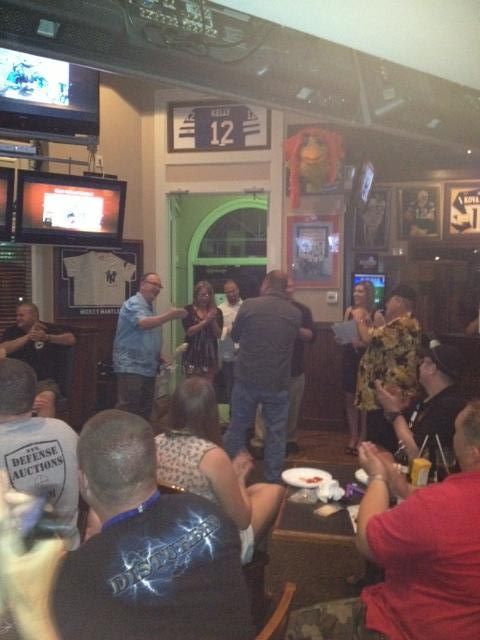 [Linked Image from i184.photobucket.com]