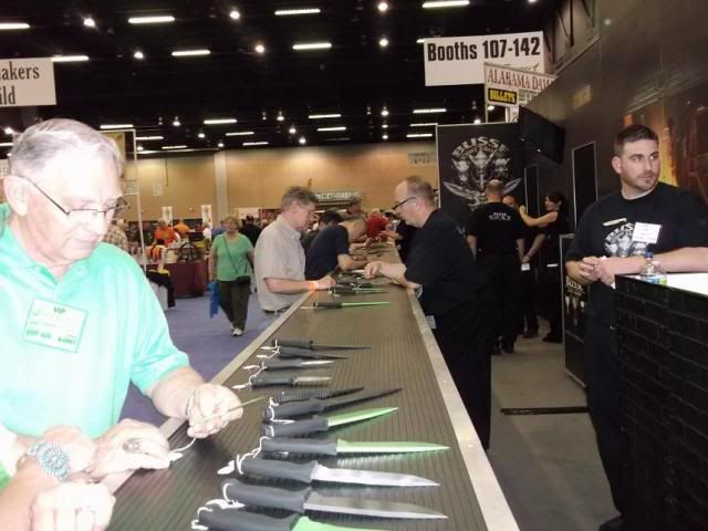 [Linked Image from i184.photobucket.com]