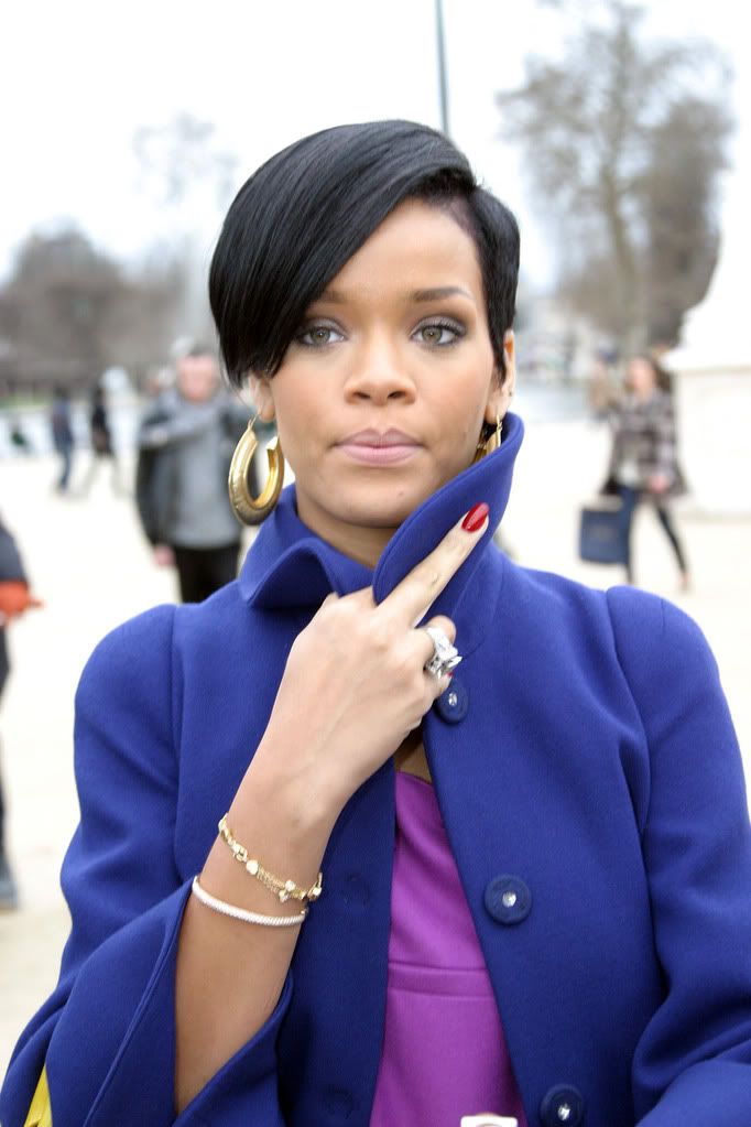 rihanna-in-paris-without-chris.jpg RIHANNA MIDDLE FINGER TO THE WORLD!!!!!!!!! image by oklahomaboy06