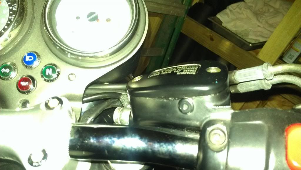 Leaking master cylinder, first question what MC do I have? Triumph