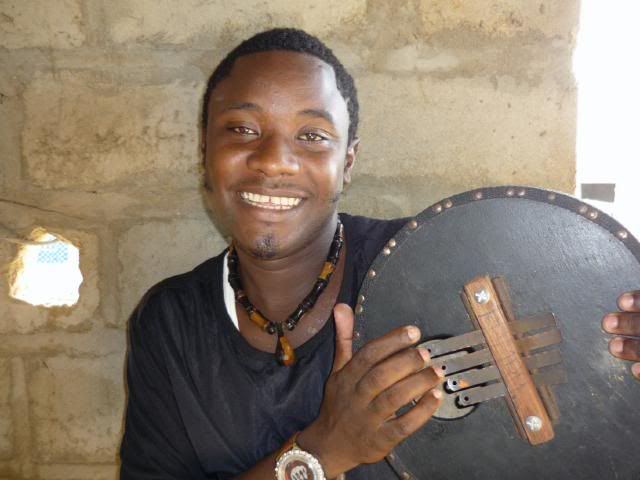 Djily Mbaye + bongo