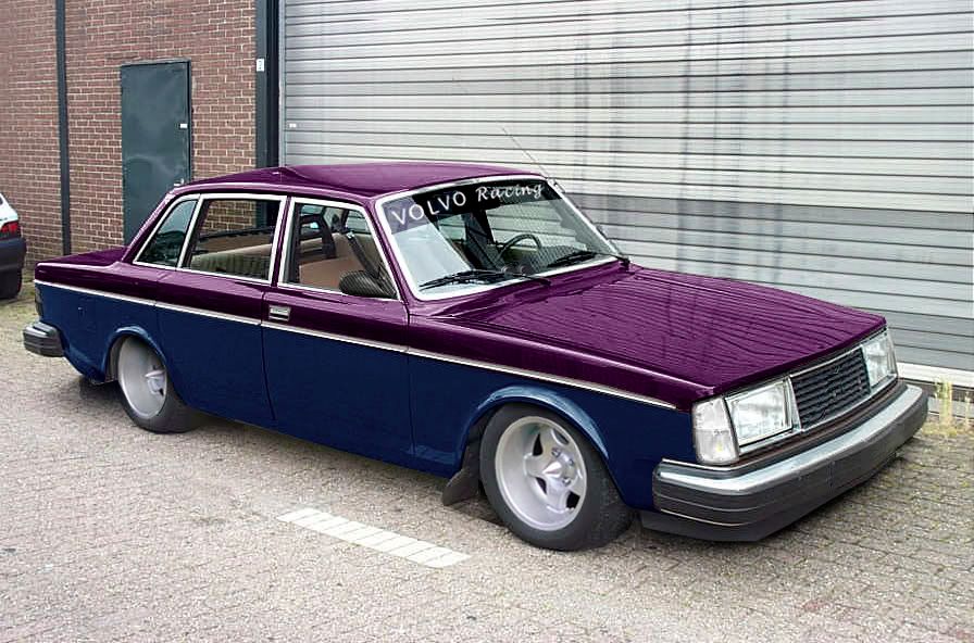 VOLVO240SERISlg.jpg