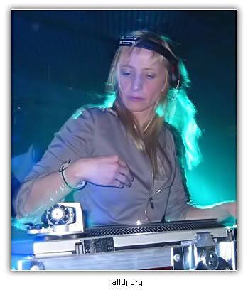 http://i184.photobucket.com/albums/x34/_alldj-org_/Sylvie-Marks.jpg