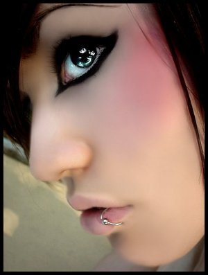 add.png i love her makeup! image by dunechik4evr